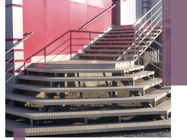 Лестницы для магазина в Ростове-на-Доне — изготовление и монтаж