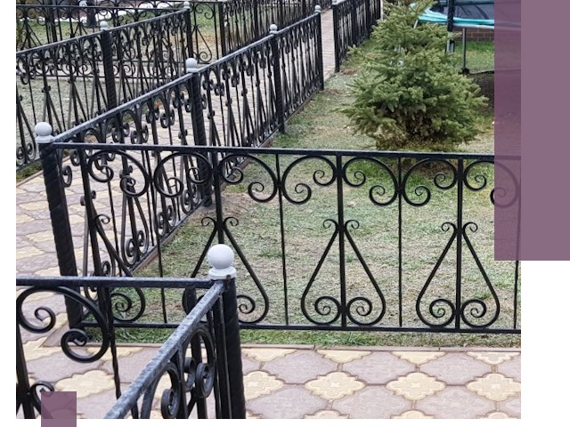 Кованые газонные ограждения под ключ в Ростове-на-Доне
